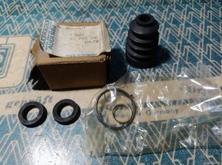 NOS clutch master cylinder repair kit 411 798 041