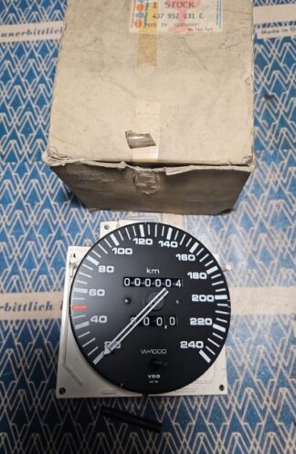 NOS Audi 200 speedometer 437957031C 437 957 031C