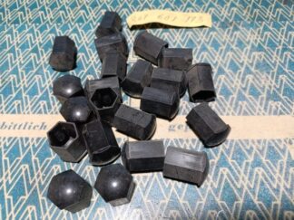 NOS cap wheel bolt 867601173 867 601 173