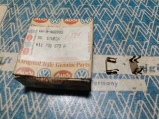 NOS throttle accelerator cable retaining clip 811721673A 811 721 673A