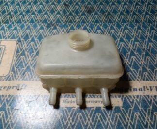 Brake fluid reservoir 411611311