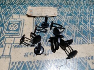 NOS dashboard cover retaining clip 133863907A 133 863 907A