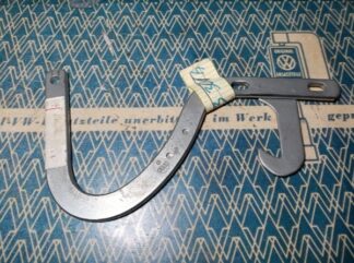 NOS hinge bonnet 161823301A