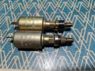 058129413e-nos-pair-boxes.jpg ALT: NOS pair idle cut off valve 058129413E original VW boxes Type 4