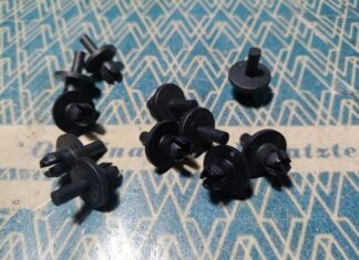 NOS spreader rivet  321853139A 321 853 139A