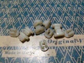NOS front door grab handle expanding nut 111867199 111 867 199
