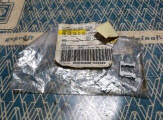 NOS fuel injector spring clip 037133047 037 133 047