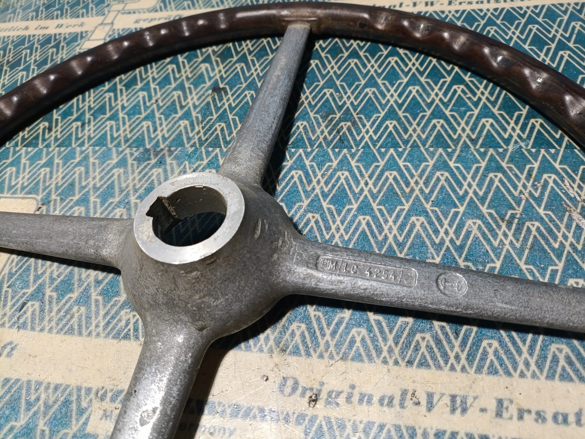 Mercedes steering wheel - Image 2
